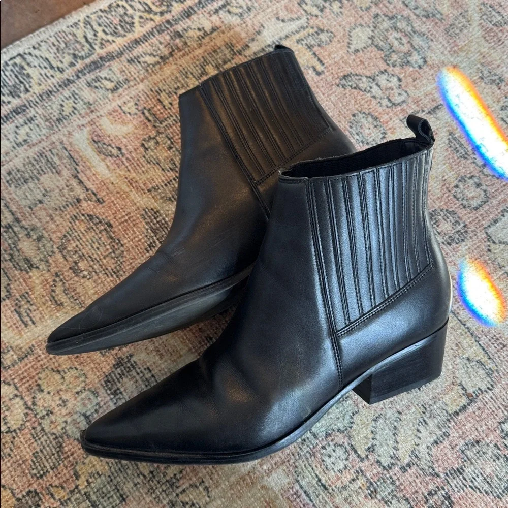 Marc Fisher Classic Black Pointed Toe Women’s Ankle Boots - Picture 2 of 4